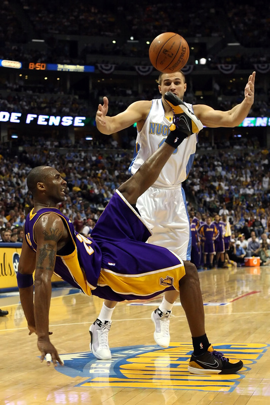 Kobe Bryant kicks Linas Kleiza | Pic of the Day