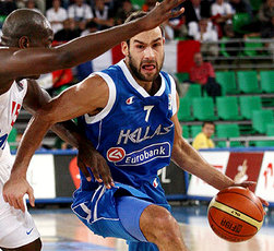 Nando De Colo big in France's 71-69 win over Greece