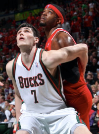 Delfino, Ilyasova support Jennings in Buck's win over Hawks