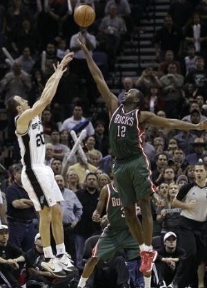 Video: Watch Ginobili's game winner vs. Bucks