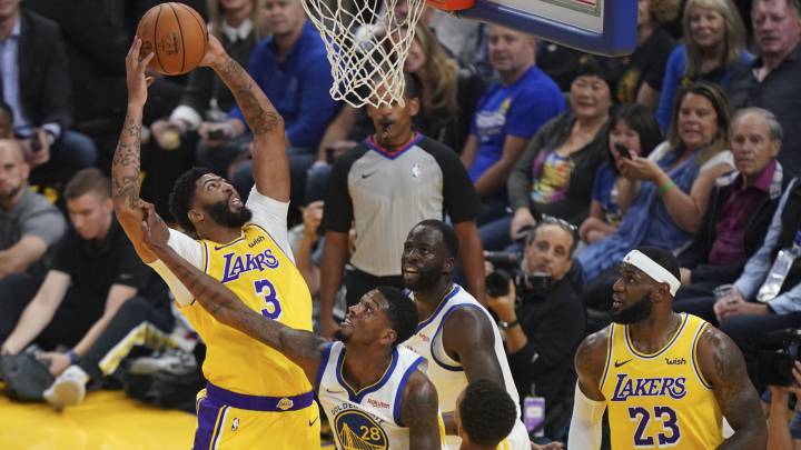 Anthony Davis' Laker debut doesn't disappoint with dominate 23 point, 10 rebound performance