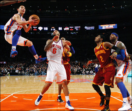 Pic of the Day: Jeremy Lin JUMPS!