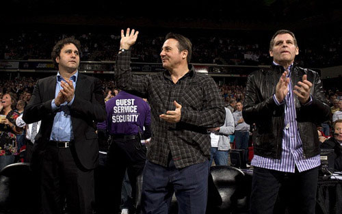 Maloofs Sell Kings to Sacramento-Based Group 