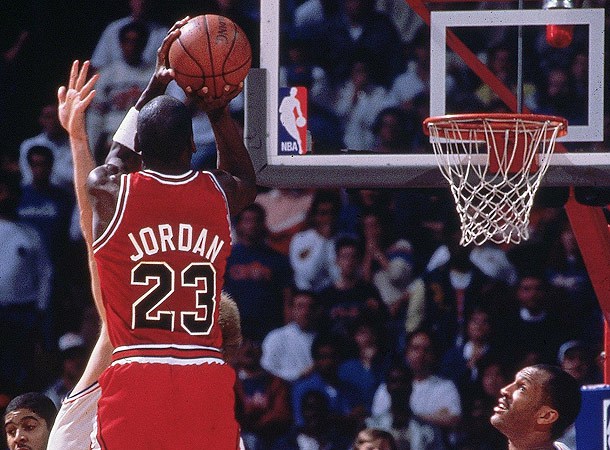 15 Michael Jordan GIFs showing why every kid wanted "To Be Like Mike"