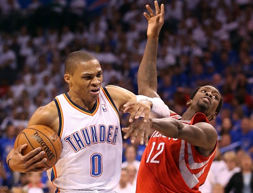 Russell Westbrook injured, to have knee surgery after collision with Patrick Beverly